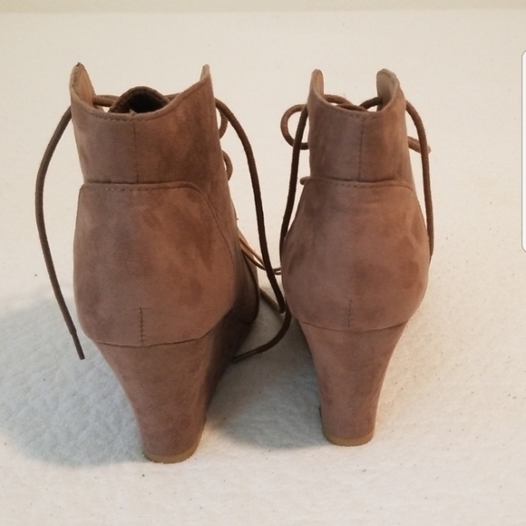 New Wedge Lace Up Brown Boots - Picture 3 of 3